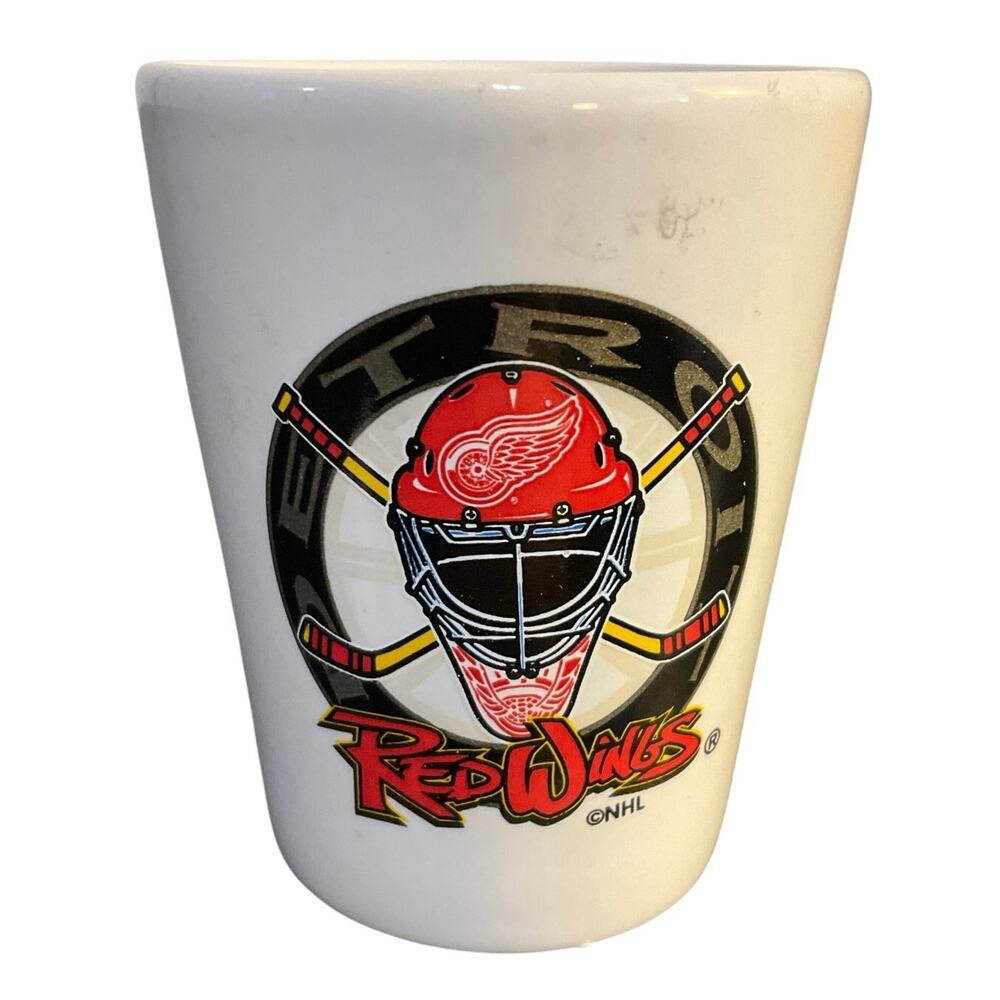 Vintage NHL Detroit Red Wings Logo Hockey Shot Glass